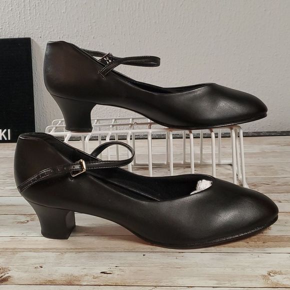 Capezio Shoes - NEW Capezio Dance Shoes Pumps 550 Black Leather Soles Size 10½ Wide